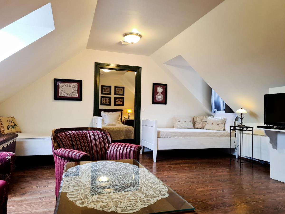 Kosbor Panzio Bed & Breakfast Magyarszombatfa Exterior foto