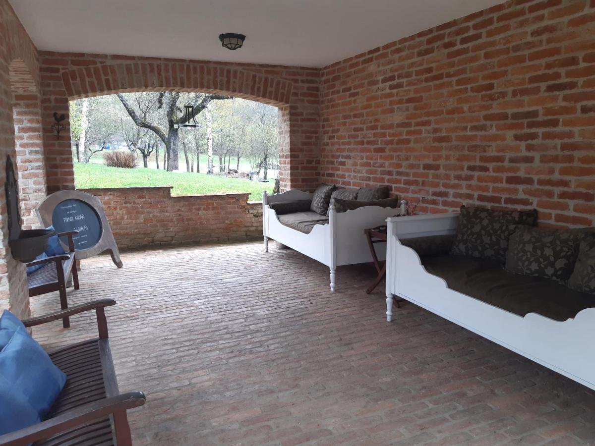Kosbor Panzio Bed & Breakfast Magyarszombatfa Exterior foto
