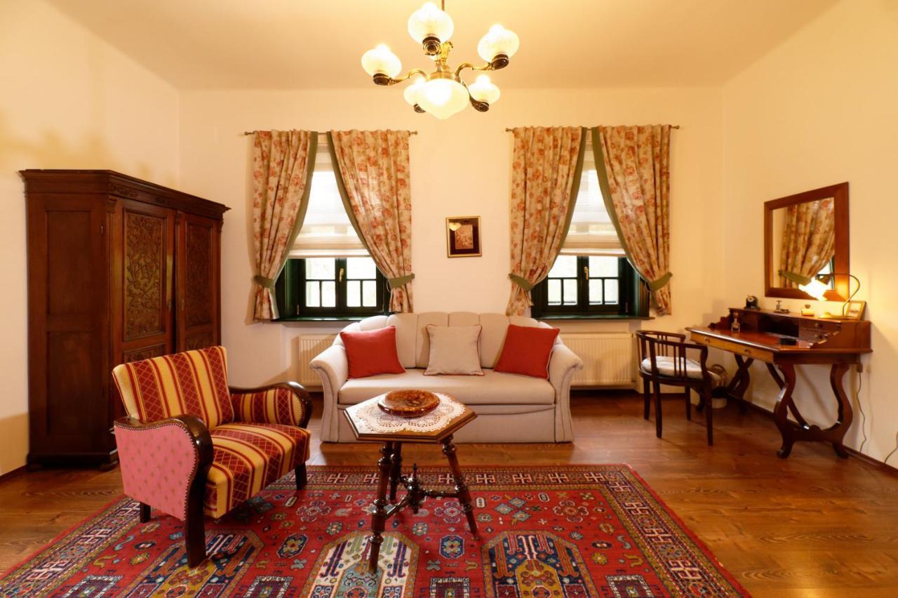 Kosbor Panzio Bed & Breakfast Magyarszombatfa Exterior foto