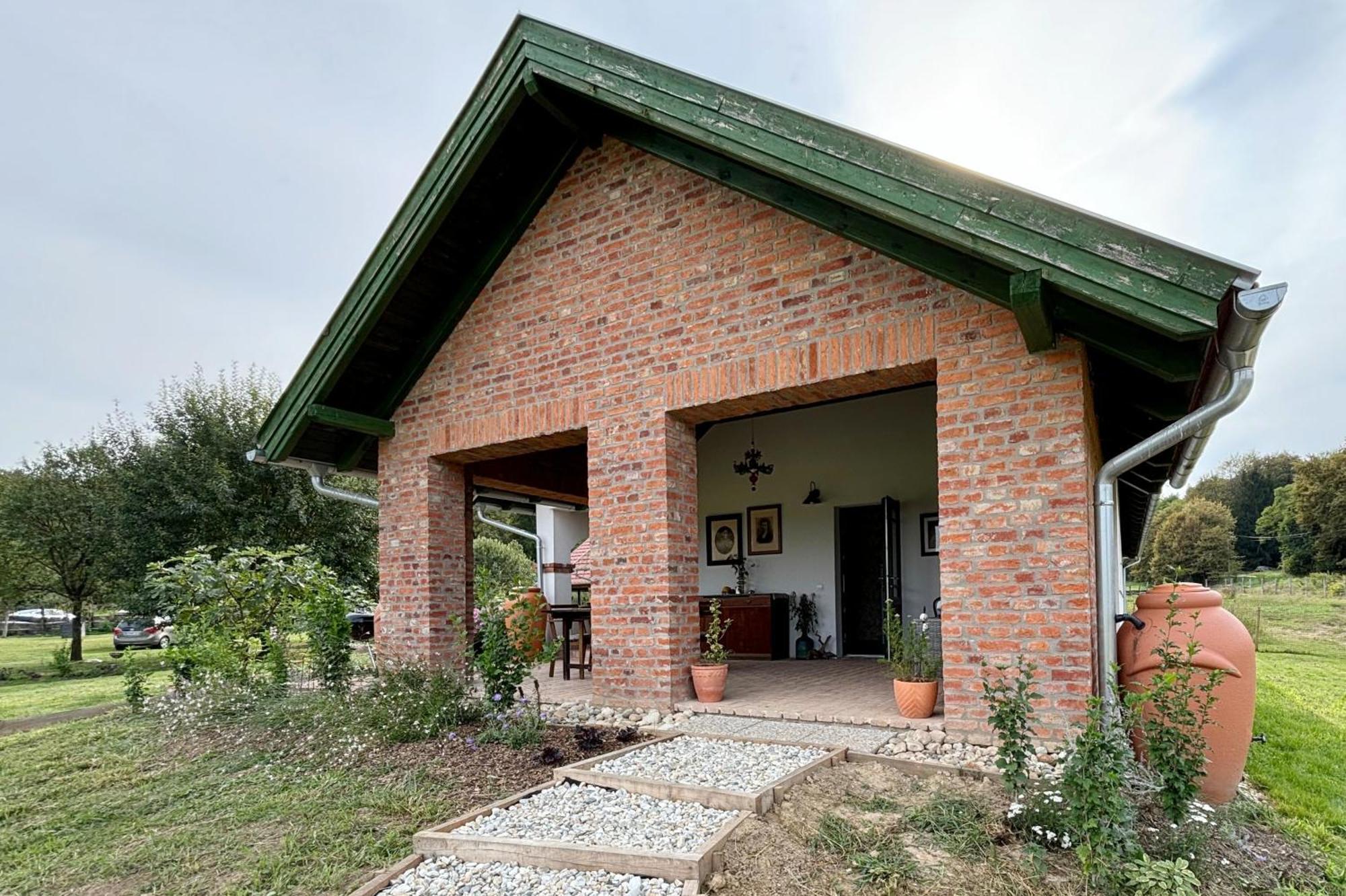 Kosbor Panzio Bed & Breakfast Magyarszombatfa Exterior foto