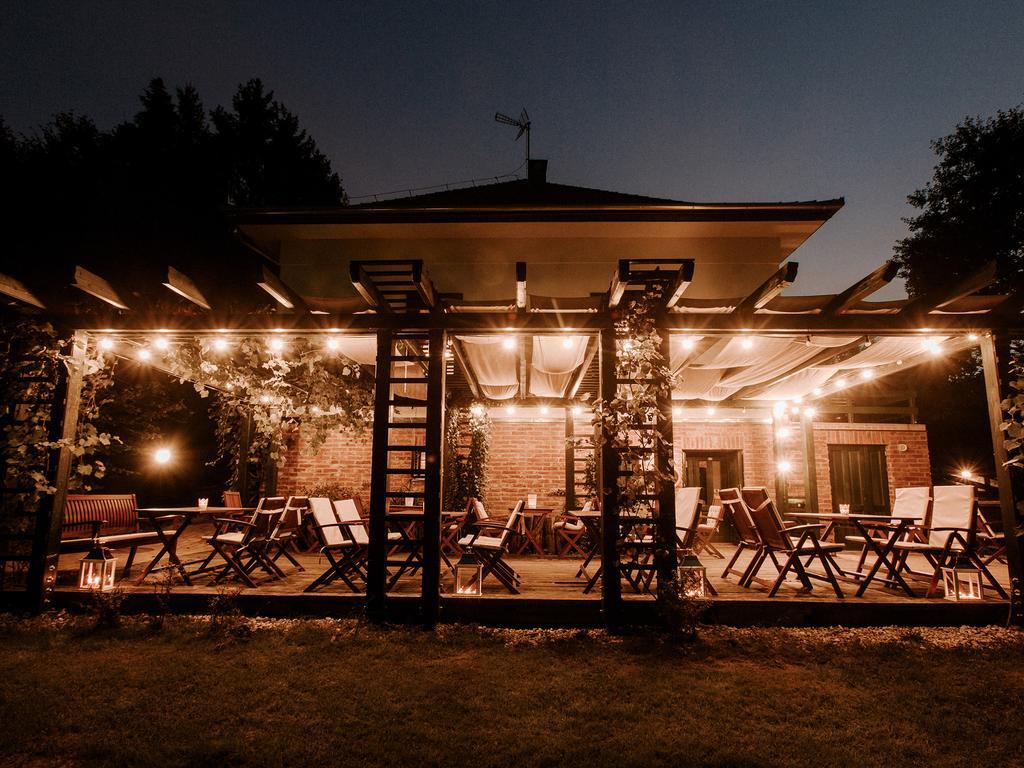 Kosbor Panzio Bed & Breakfast Magyarszombatfa Exterior foto
